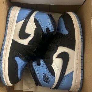 Nike Air Jordan 1 High Top - University Blue / Black / White